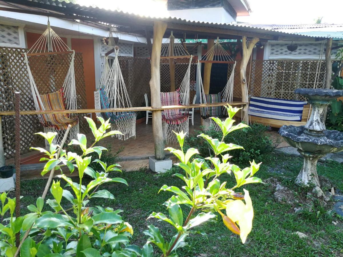 Secret Garden Hotel Cahuita Exterior photo