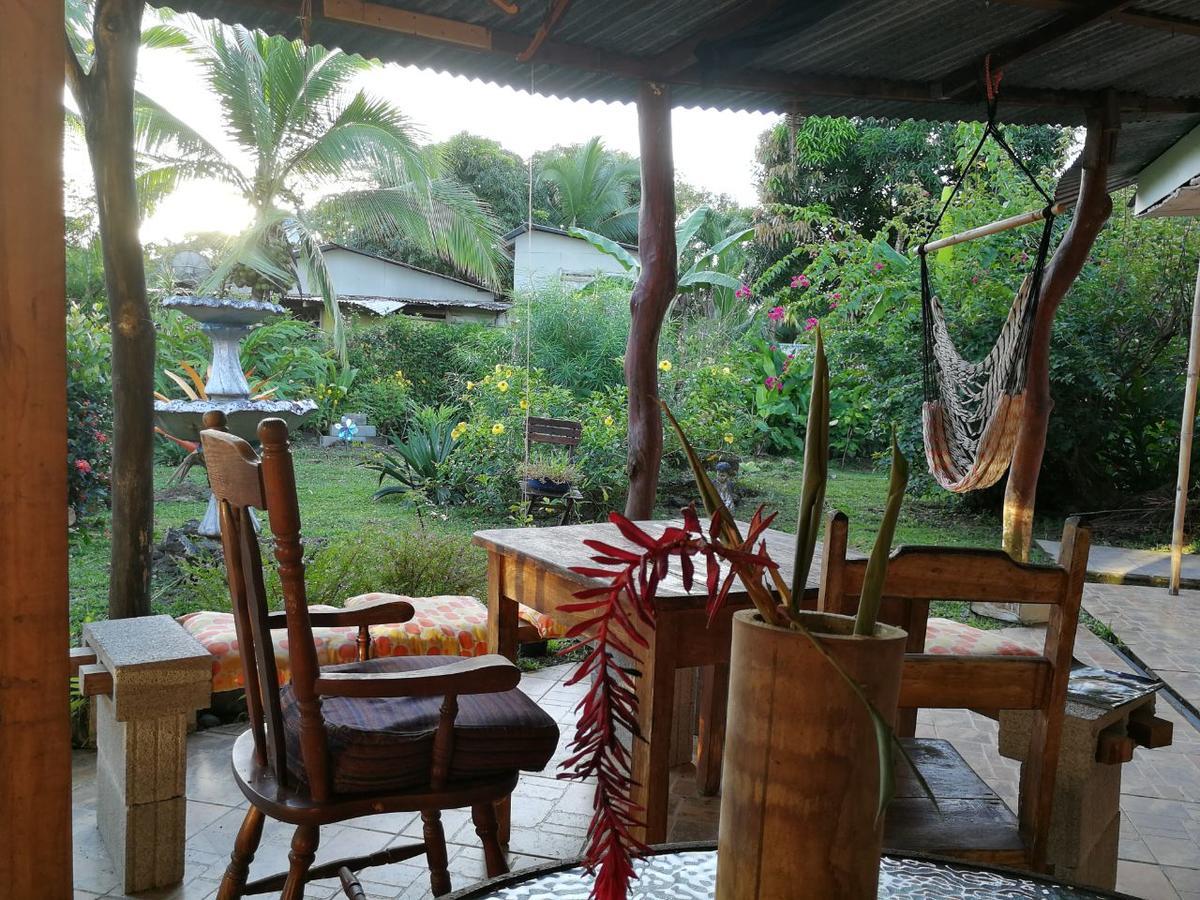 Secret Garden Hotel Cahuita Exterior photo